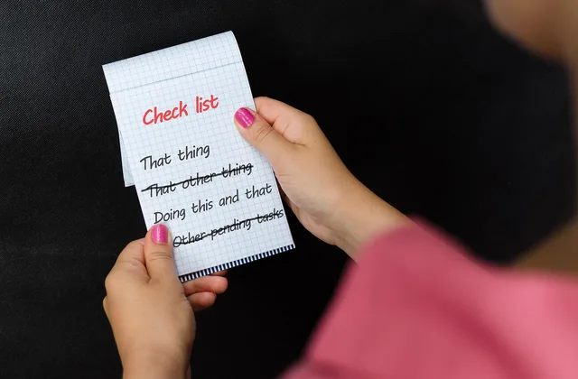 checklist, tasks, notepad, note, items, paper, priorities, organization, list, closeup, checklist, checklist, checklist, priorities, priorities, priorities, priorities, priorities. The pre-launch checks every advertising variant should pass, from source identity to recovery